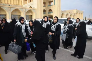 اعزام دانش آموزان مدارس دخترانه شهرستان میبد به اردوی راهیان نور