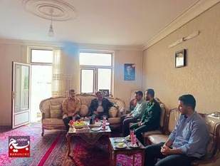 دیدار فرمانده سپاه شهرستان زنجان با خانواده شهدا
