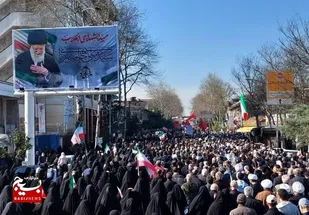 وقتی پدر امت در میان جمعیت بود