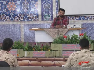امام خمینی (ره) قدرت واقعی را در کشور به مردم واگذار کرد