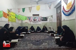 برپایی محفل انس با قرآن کریم به مناسبت دهه فجر در شهرستان ایرانشهر