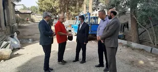 بررسی مشکلات یک واحد دامداری ۱۸۰ رأسی توسط فرماندار پیشوا