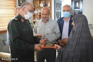 دیدار فرمانده سپاه روح الله استان مرکزی با خانواده معظم شهیدان سید &laquo;محمد&raquo; و سید &laquo;حسین موسوی&raquo;