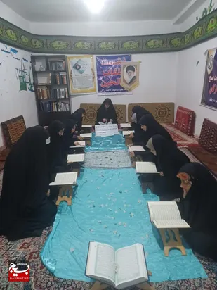 محفل انس با قرآن در پایگاه شهیده ترکان به مناسبت هفته دفاع مقدس برگزار شد