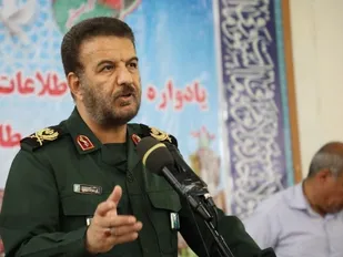 آگاهی بخشی مردم از دسیسه دشمنان توسط صاحبان تریبون