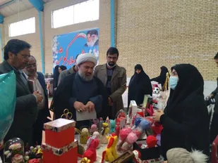 نمایشگاه و بازارچه دستان پر مهر بانوان بخش بهمن افتتاح شد