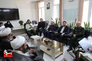 دیدار مسئولان شهر گرمدره، با فرمانده ناحیه مقاومت بسیج امام حسین (ع)