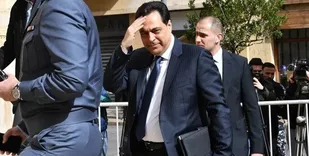 دولت لبنان استعفا کرد