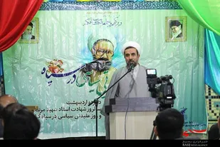 حوزه های علمیه در جامعه و در میان مسلمانان نقش بی بدیل و بدون جایگزین دارند