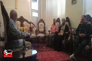دیدار مسئولین سپاه ناحیه ملایر با خانواده شهید &laquo;حمیدرضا دماوندی&raquo;