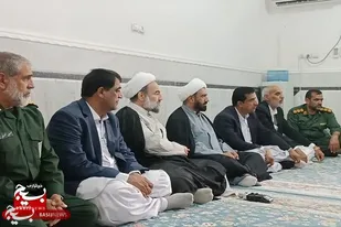 دیدار  نماینده ولی فقیه در استان با خانواده شهید امیر قاسم زایی و فاطمه درازهی در سراوان