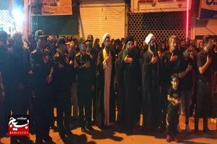 حضور مسئولین و جمعی از پاسداران سپاه ناحیه رزن در مراسم عزاداری حسینی