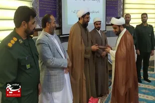 معلم امید را در دل نسل جوان و آینده ساز انقلاب روشن می کند/ تجلیل از مربیان غقیدتی سیاسی بسیج و سپاه کنارک