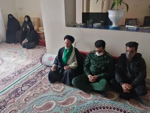 دیدار با خانواده شهدا توسط بسیجیان پایگاه مقاومت بسیج نرجس