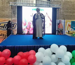 دختران و زنان جامعه اسلامی پاسدار حجاب فاطمی باشند&nbsp;