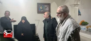 دیدار سردار نقدی با خانواده شهید جهادگر محمد علیزاده در مشهد+تصاویر