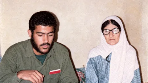 می‌مونم تا جنگ تموم بشه»؛ روایتی از «ننه زاغی» ایران