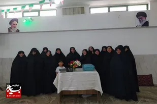 خواهران بسیجی سرخه از معلم قرآنی خود تجلیل کردند