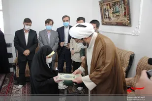 دیدار مسئول دفتر نمایندگی ولی فقیه در سپاه انصارالمهدی(عج)استان زنجان با خانواده شهید مدافع سلامت