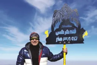 پرچم شهرداری کهریزک بر فراز کرکس به اهتزاز درآمد