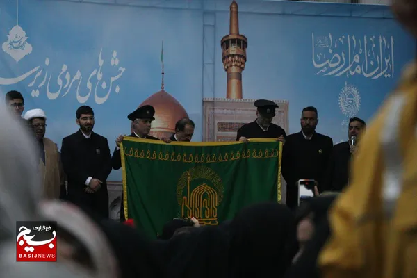 کاروان زیر سایه خورشید