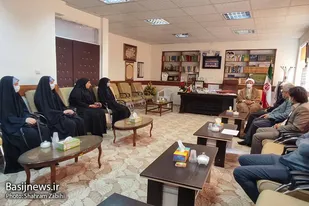 دیدار جمعی از هنرمندان&zwnj; با امام جمعه &zwnj;ملایر به مناسبت هفته هنر انقلاب اسلامی