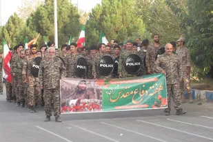 رژه نیروهای نظامی و انتظامی شهرستان اشکذر برگزار شد