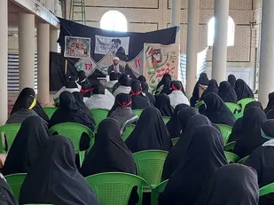 تلاش و کوشش همراه توکل به خدا راهکار برون رفت از مشکلات است