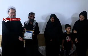 دیدار رئیس اداره عقیدتی سیاسی نهاجا با خانواده شهید دورای در روستای سیاهوی بندرعباس