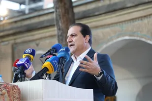 استاندار ایلام: جامعه امروز نیازمند نگاه عاطفی هنرمندان است