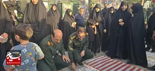 حضور فرمانده سپاه امام حسن مجتبی (ع) استان البرز، در گلزار شهدای آستان مقدس امامزاده محمد (ع) کرج