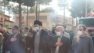استقبال مردم حبیب آباد برخوار  از لاله های گمنام و شهید حسن نوربخش