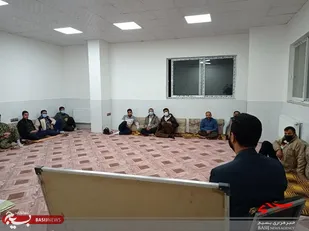 نشست سیاسی در جمع رزمندگان و بسیجیان گردان 106 امام حسین(علیه السلام)