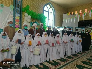 برگزاری نمایشگاه دهه فجر و جشن تکلیف توسط حوزه حضرت معصومه(س) ناحیه مقاومت تیران و کرون