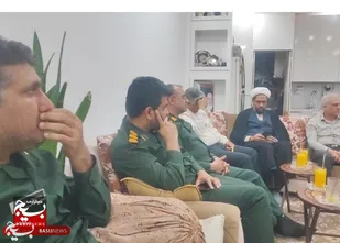 دیدار جمعی از مسئولان گناوه با آزادگان سرافراز