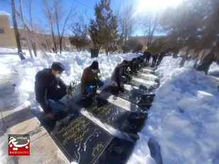 جشن پیروزی و گلباران قبور مطهر شهدا در فارسان