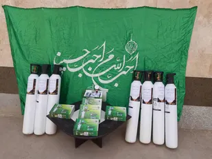 اهدای ۷ دستگاه اکسیژن ۱۰کیلویی به مراکز درمانی به همت هیئت رزمندگان اسلام خمینی شهر