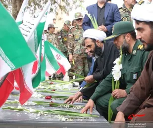 &nbsp;آیین غبار روبی و گل افشانی گلستان شهدای امامزاده سید محمد عليه السلام خمینی شهر+تصاویر