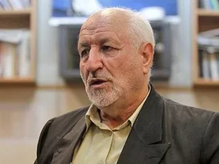 شاعران دنیاپرست به شعر لطمه می زنند