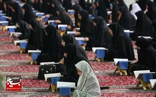 برگزاری محفل انس با قرآن به مناسبت دهه فجر در پایگاه حضرت معصومه (س)