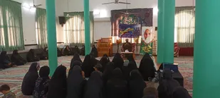 هریک از بانوان باید در حد وظیفه خود به مسأله حجاب بپردازند