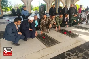 عطرافشانی مزار مطهر شهدای فامنین به مناسبت سالروز آزادسازی خرمشهر