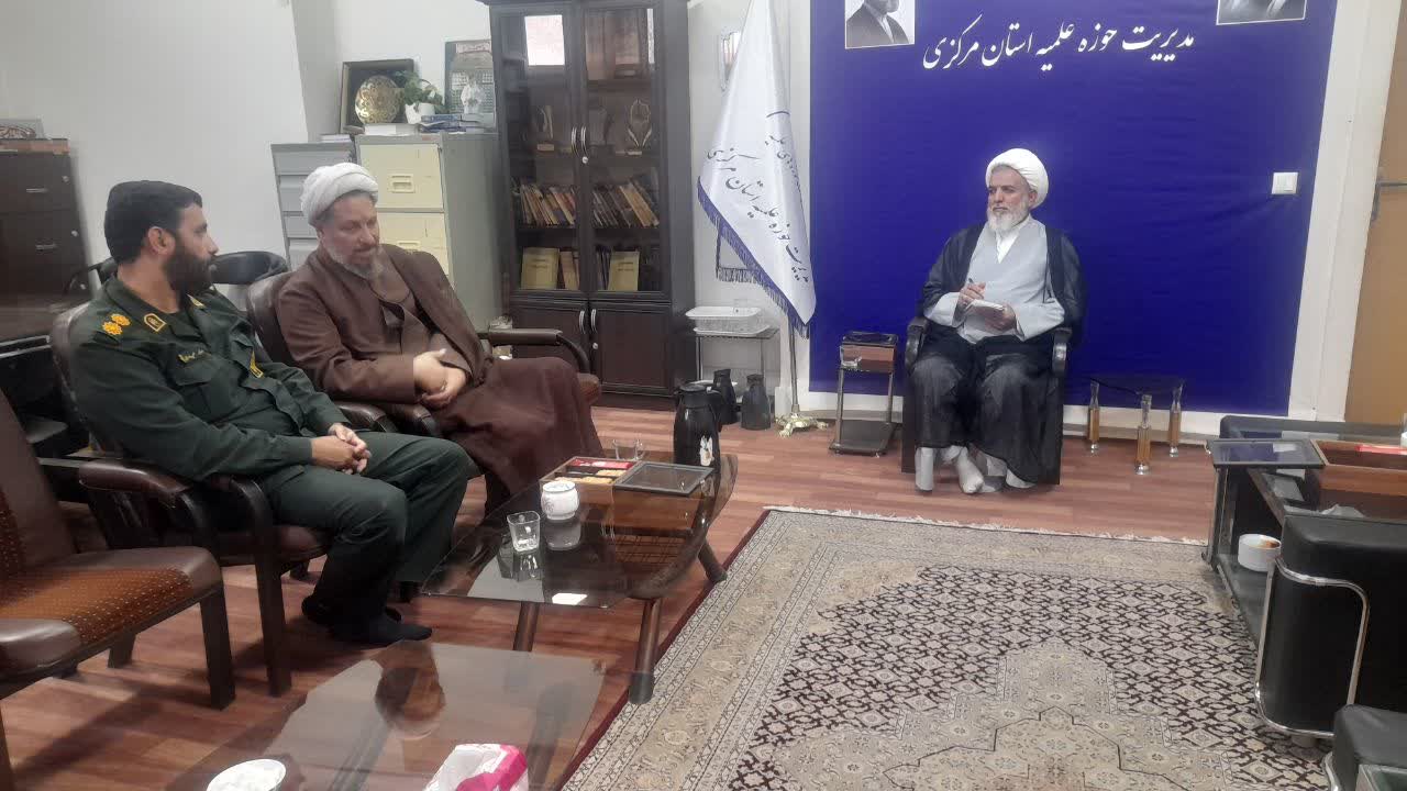 نشست هماهنگی رزمایش «جان‌فدای ایران» با حضور فرمانده سپاه ناحیه اراک و مدیریت حوزه علمیه استان مرکزی برگزار شد