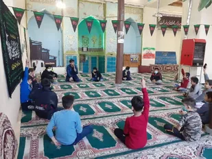 برگزاری کلاس آموزش سرود در پایگاه بسیج محمد رسول الله(ص)