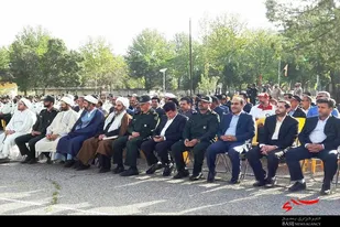 صبحگاه مشترک نیروهای نظامی و انتظامی در نهاوند