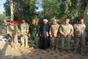 تجلیل از فرمانده و مسئول نمایندگی ولی فقیه تیپ عملیاتی امام صادق (ع)