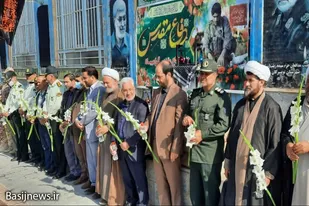 غبارروبی گلزار شهدای تویسرکان به مناسبت آغاز هفته دفاع مقدس