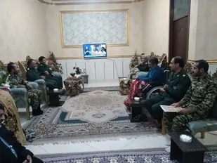 جانبازان و ایثارگران مردانه در برابر دشمنان ایستادند