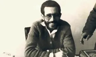 معلمی که جیپ پر از مهمات را از بین گل و لای بیرون کشید