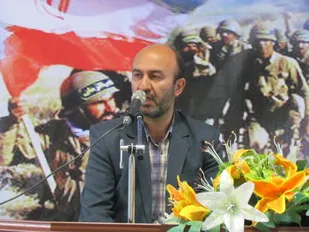 تحریف تاریخ انقلاب خطرناک و ناپسند است
